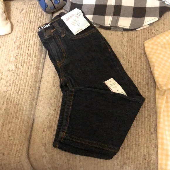 Boys 4 Piece Bundle - Size 4/5 New and Like New - Picture 6 of 10